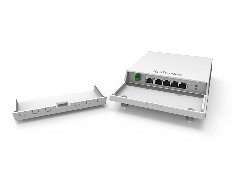 IgniteNet MeshLinq Outdoor PoE Switch with 4 Gigabit + 2500Mbps SPF